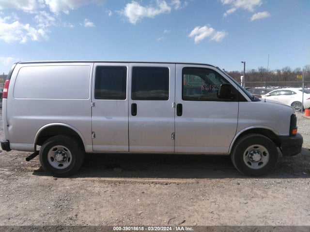 Chevrolet Express 2500 Work Van 2016 1GCWGAFF3G1277771 Image 13
