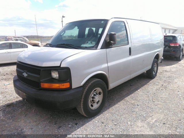 Chevrolet Express 2500 Work Van 2016 1GCWGAFF3G1277771 Image 2