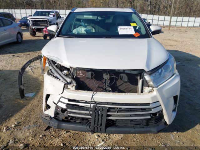 5TDJZRFH3JS827789 Toyota Highlander Xle