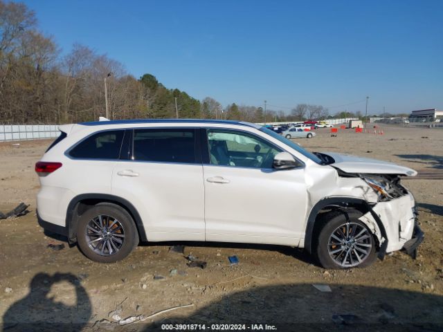 5TDJZRFH3JS827789 Toyota Highlander Xle