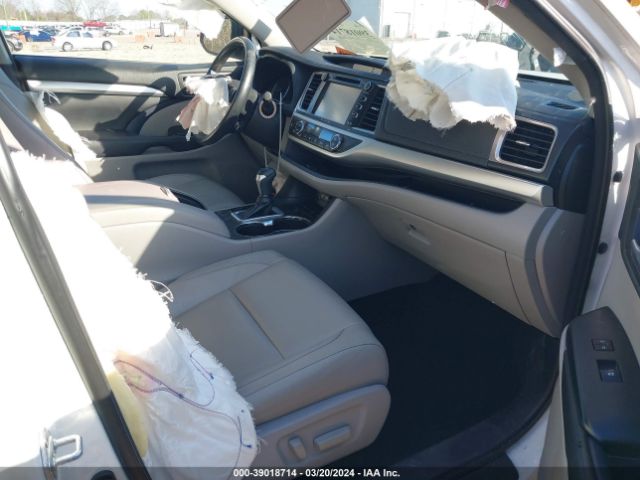 5TDJZRFH3JS827789 Toyota Highlander Xle