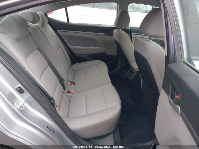 Hyundai ELANTRA SE 2017 5NPD84LF3HH012319 Image 8