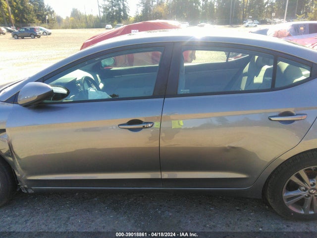 Hyundai Elantra Value Edition 2018 5NPD84LFXJH362830 Image 14