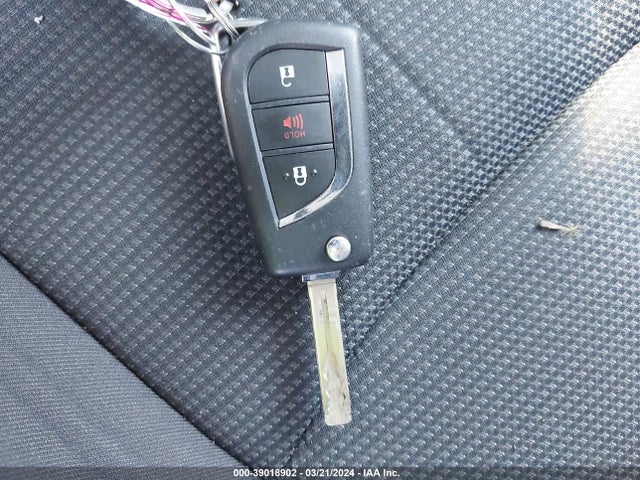 Toyota RAV4 LE 2019 JTMG1RFV7KD006845 Image 11