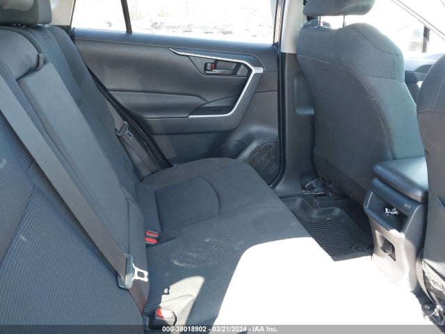 Toyota RAV4 LE 2019 JTMG1RFV7KD006845 Image 8