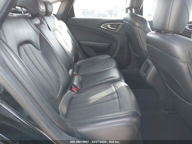 Chrysler 200 Limited Platinum 2017 1C3CCCAB7HN507048 Image 8