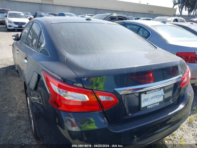 1N4BL3AP5HC125217 Nissan Altima 3.5 Sl/3.5 Sr