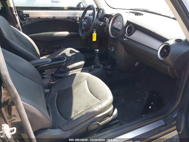 2014 MINI CLUBMAN WMWZF3C51ET571613 Photo 4