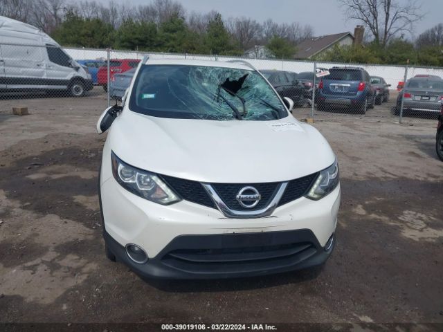 JN1BJ1CR4HW120076 Nissan Rogue Sport Sl