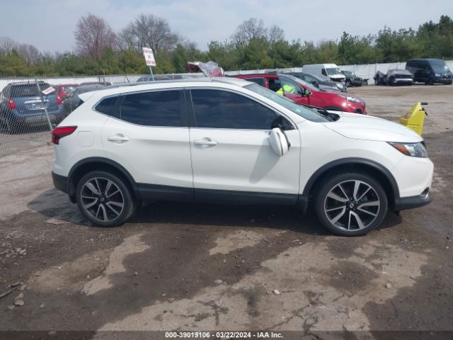JN1BJ1CR4HW120076 Nissan Rogue Sport Sl