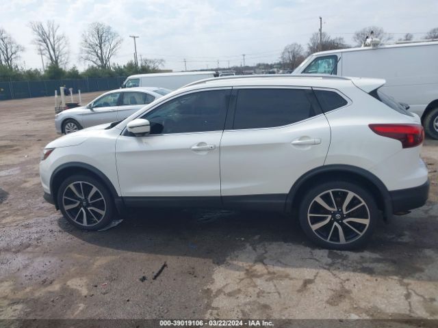 JN1BJ1CR4HW120076 Nissan Rogue Sport Sl