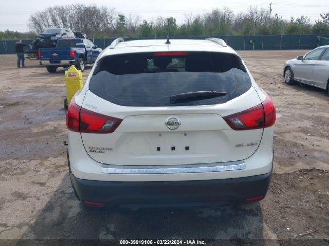 JN1BJ1CR4HW120076 Nissan Rogue Sport Sl
