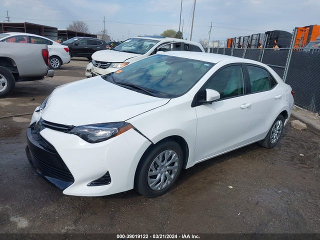 Toyota COROLLA LE 2017 5YFBURHE8HP715109 Image 2