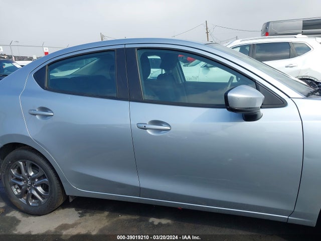 Toyota YARIS LE 2020 3MYDLBYV5LY711192 Image 12
