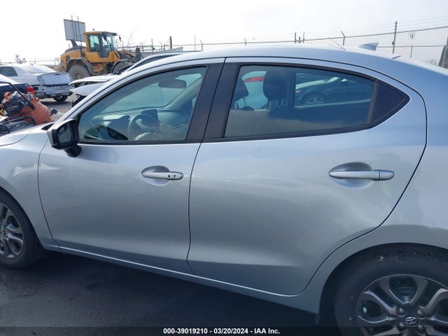 Toyota YARIS LE 2020 3MYDLBYV5LY711192 Image 13