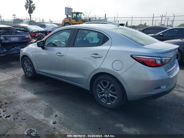 Toyota YARIS LE 2020 3MYDLBYV5LY711192 Image 3