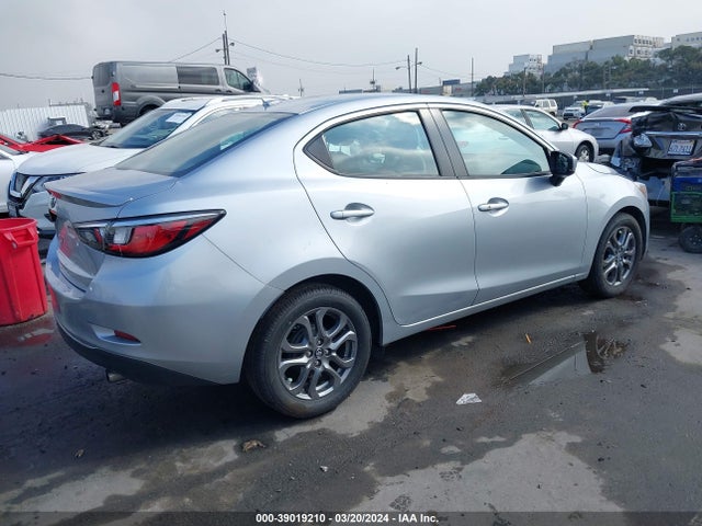 Toyota YARIS LE 2020 3MYDLBYV5LY711192 Image 4