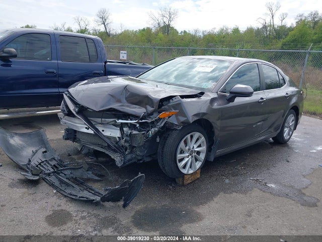 Toyota CAMRY LE 2022 4T1C11AK8NU688874 Image 2