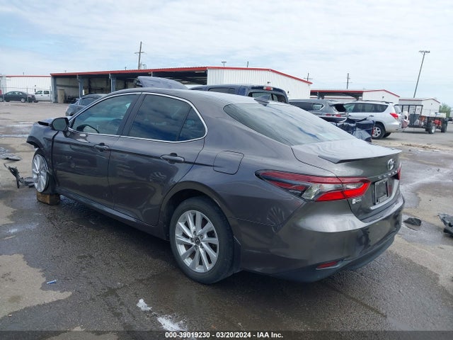 Toyota CAMRY LE 2022 4T1C11AK8NU688874 Image 3