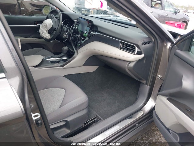 Toyota CAMRY LE 2022 4T1C11AK8NU688874 Image 5