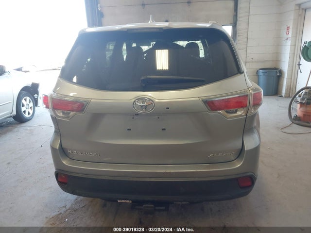Toyota Highlander Xle V6 2015 5TDJKRFH3FS118453 Image 16