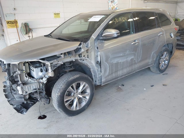 Toyota Highlander Xle V6 2015 5TDJKRFH3FS118453 Image 2