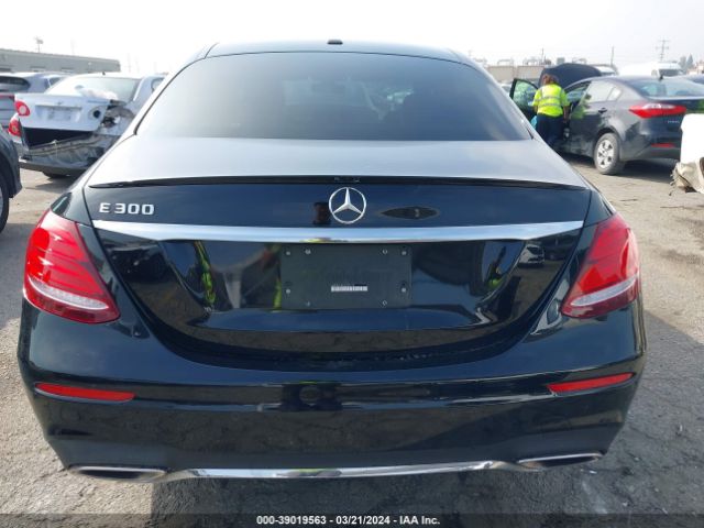 WDDZF4JB9JA325776 Mercedes-Benz E 300