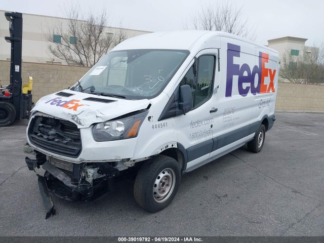 Ford Transit-250 2018 1FTYR2CG3JKA23050 Image 2