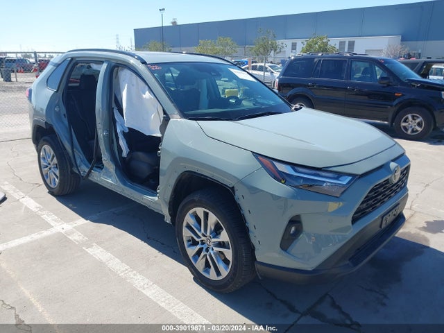 Toyota Rav4 Xle Premium 2022 2T3C1RFV8NW203965 Image 1