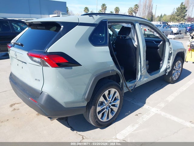 Toyota Rav4 Xle Premium 2022 2T3C1RFV8NW203965 Image 4