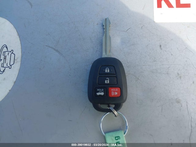 Toyota Corolla Le Plus 2015 2T1BURHE1FC233675 Image 11