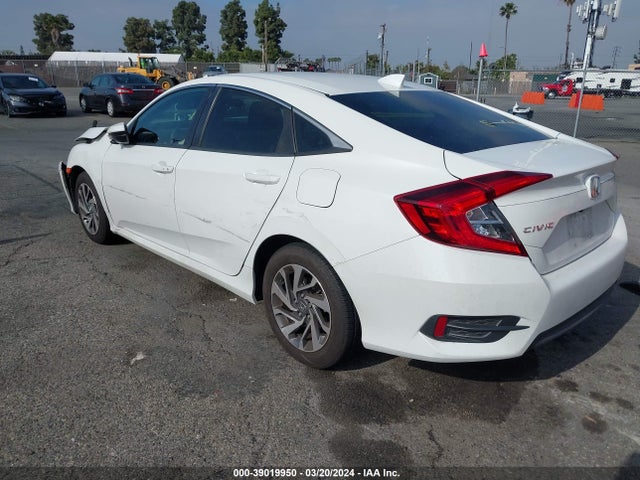 Honda CIVIC EX 2018 2HGFC2F76JH562078 Image 3