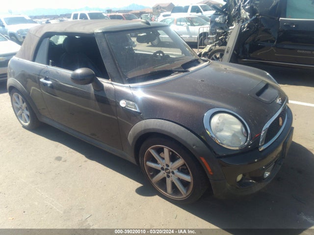 2013 MINI CONVERTIBLE WMWZP3C50DT705684 Photo 0