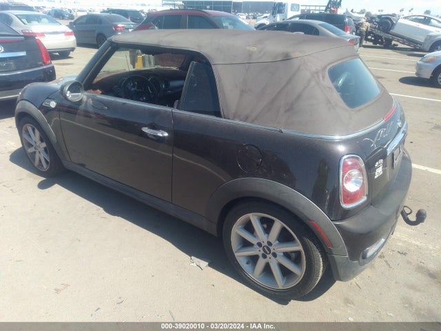 2013 MINI CONVERTIBLE WMWZP3C50DT705684 Photo 2