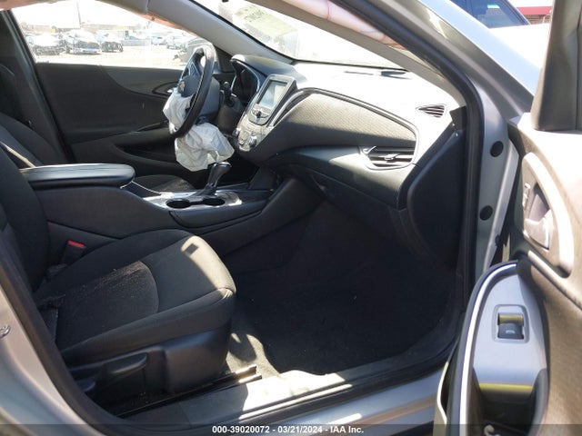 Chevrolet MALIBU LT 2018 1G1ZD5STXJF180983 Image 5