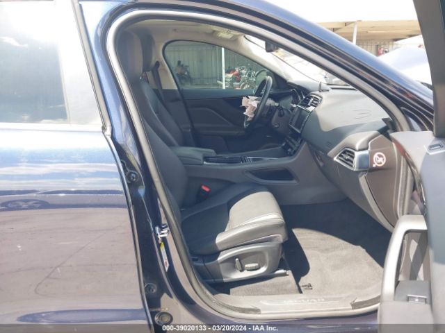 SADCJ2FX3JA321394 Jaguar F-pace 25t Premium