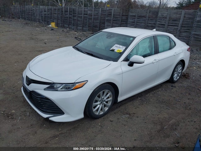 Toyota CAMRY LE 2019 4T1B11HK5KU257244 Image 2