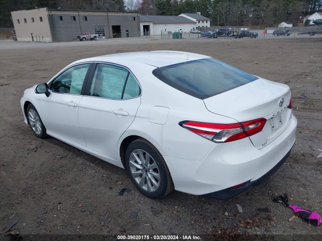 Toyota CAMRY LE 2019 4T1B11HK5KU257244 Image 3