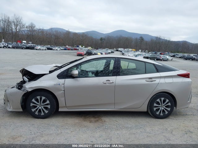 Toyota Prius Prime Le 2020 JTDKARFP4L3126525 Image 14