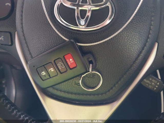 Toyota RAV4 SE 2017 JTMJFREV3HD212309 Image 11