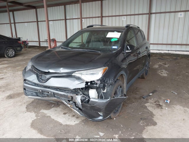Toyota RAV4 SE 2017 JTMJFREV3HD212309 Image 2
