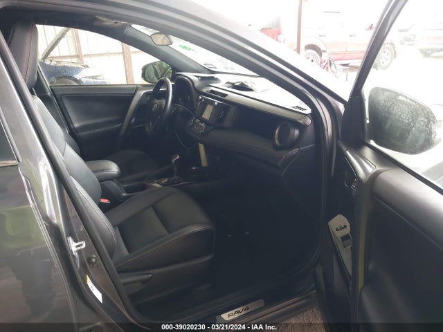 Toyota RAV4 SE 2017 JTMJFREV3HD212309 Image 5