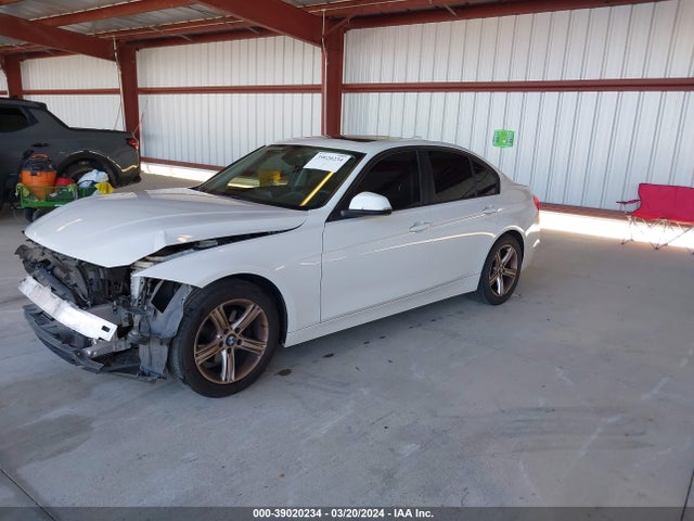 BMW 320i 2014 WBA3B1C52EK131928 Image 2