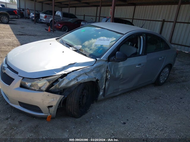 Chevrolet Cruze Ls Auto 2014 1G1PA5SH2E7215172 Image 2