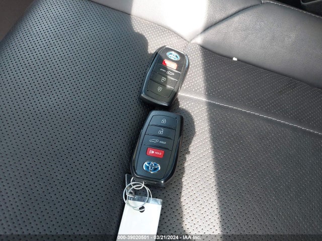 Toyota Venza Limited 2021 JTEAAAAH8MJ061684 Image 11