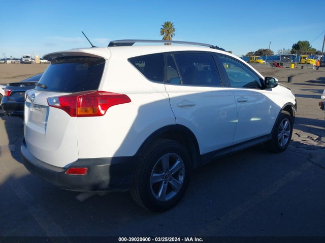 Toyota Rav4 Xle 2015 JTMWFREV9FJ059925 Image 4