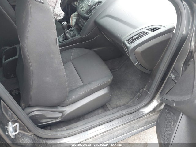 Ford FOCUS S 2018 1FADP3E27JL244064 Image 5