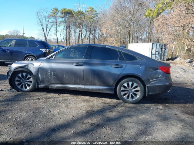 1HGCV2F98JA006061 Honda Accord Touring 2.0t