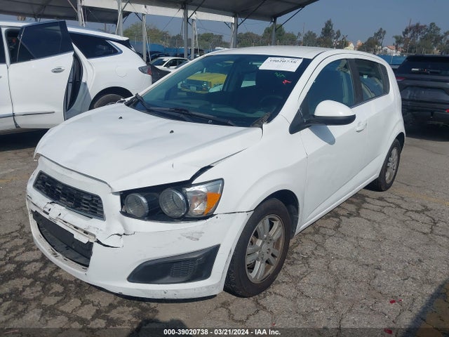 Chevrolet Sonic Lt Auto 2016 1G1JC6SH2G4101585 Image 2