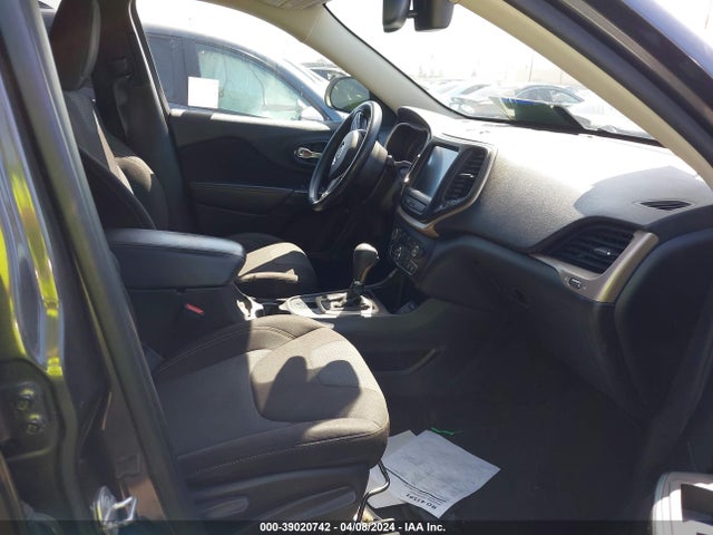 1C4PJLCB0GW107020 Jeep Cherokee Altitude